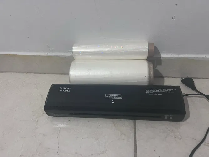 Laminadora Aurora pouco usada com BOPP