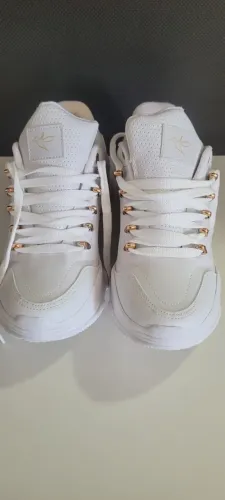 Tenis