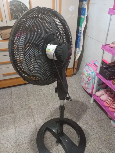 Ventilador de pé mondial