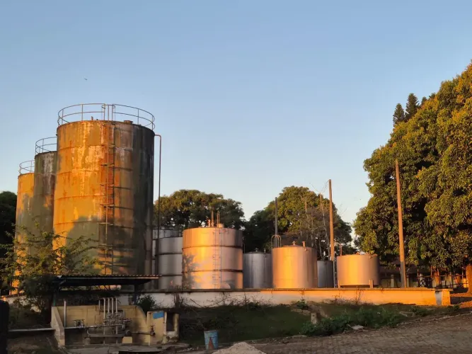 Imóvel para aluguel e venda possui 22000 metros quadrados em Parque Mondesir - Lorena - SP