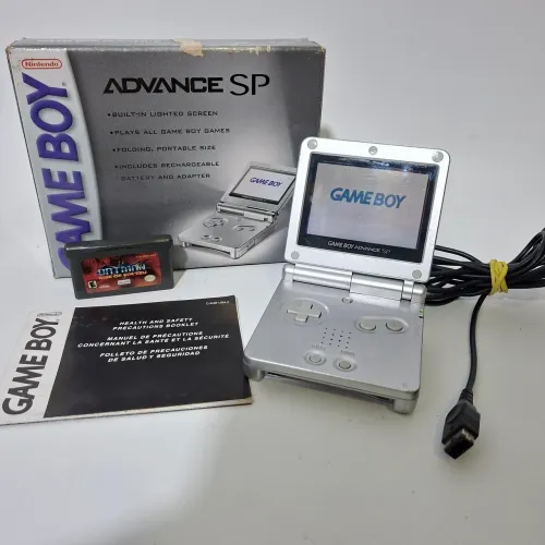 Game boy advance sp 001 na caixa com jogo