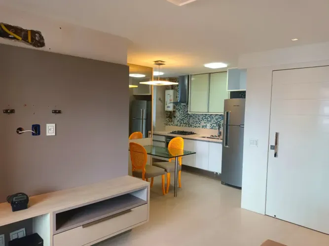 VARANDA, UM QUARTO MOBILIADO E COM ELETRODOMÉSTICOS, COM 45 M² DE ÁREA ÚTIL, ALUGUEL NA TO