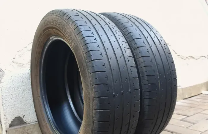 Par de Pneus aro 15 Bridgestone (185/65/15)