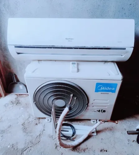 Vendo ar condicionado split inverter 18.000 btus. Completa no ponto da instalação