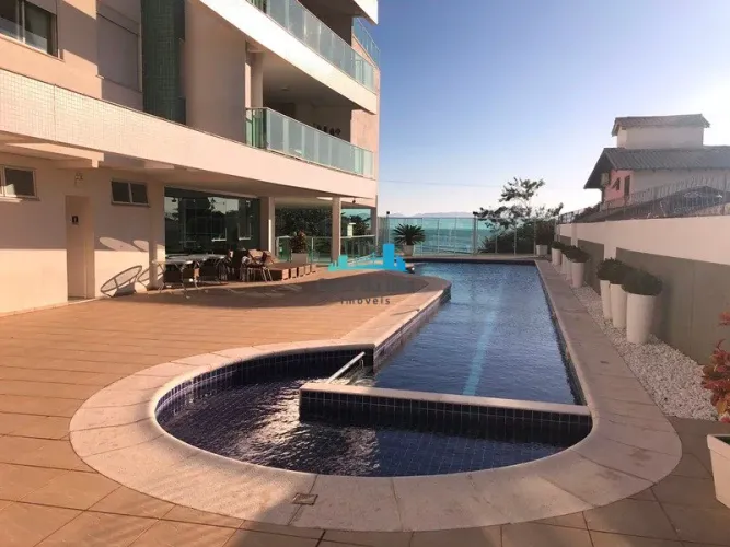Apartamento amplo no Cacupé com 3 suítes 2 vagas
