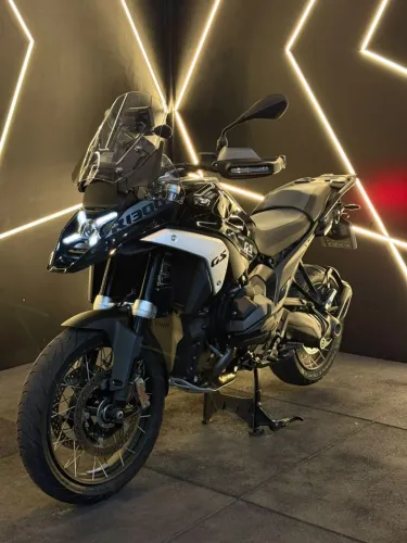 BMW GS 1300 TRIPLO BLACK 2026