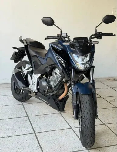 CB 300