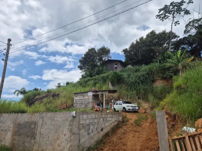 Vendo terreno na rua frente a Eletrosul