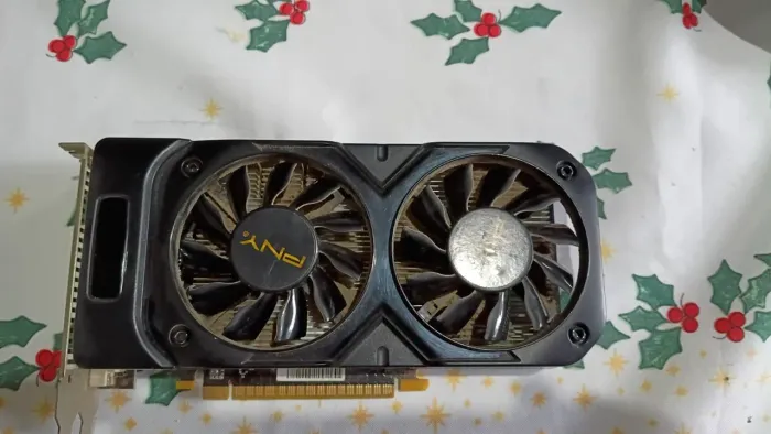 VENDE-SE DUAS PLACAS DE VIDEO
