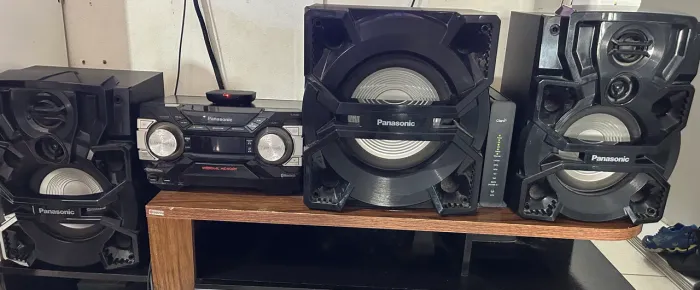 VENDE-SE SOM PANASONIC