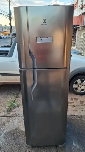 GELADEIRA ELECTROLUX DUPLEX FROST FREE INOX SEMI-NOVA 