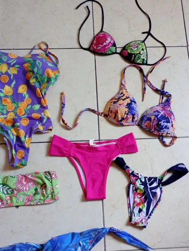 Lote de 10 peças de moda praia biquíni maiô para revenda tamanhos diversos 