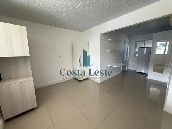 Apartamento mobiliado de 1 dormitório na Agronômica