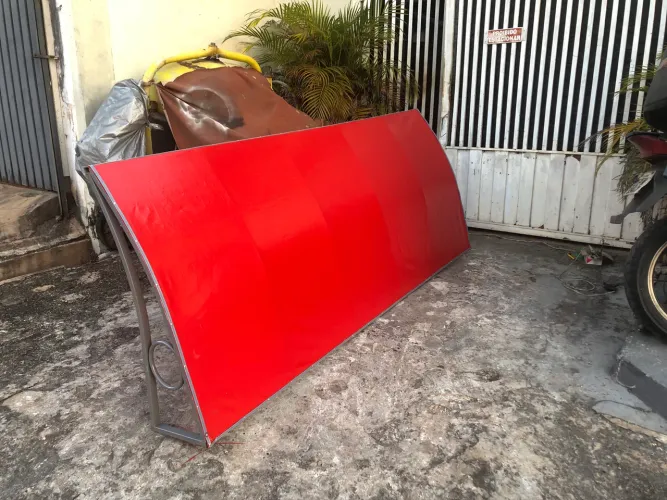 Toldo vermelho Bauru