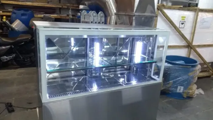 Vitrine Refrigerada para Doces, Bolos e Salgados