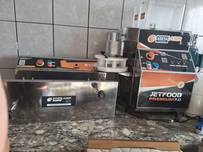 Vendo Modeladora e Empanadeira de Salgados