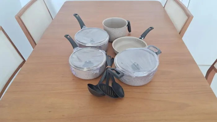 Kit 8 peças panelas e utensílios (NOVO)