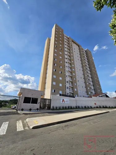 Apartamento em PQ HIPPOLYTO