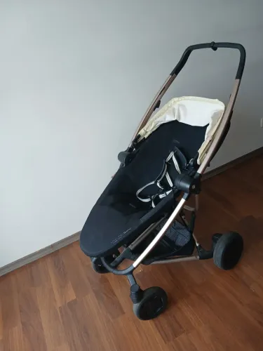 Carrinho de bebê + Moises + Bebê Conforto