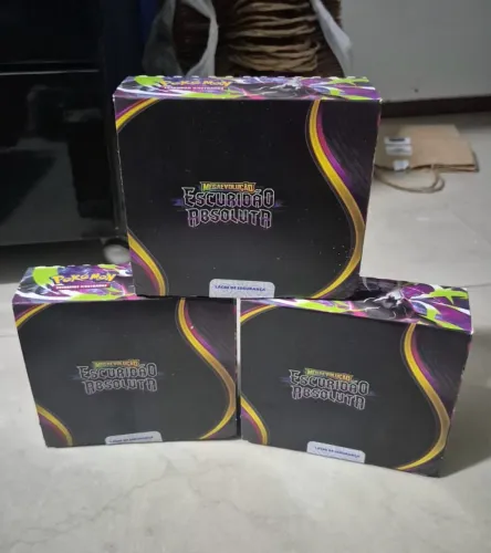 Pokémon TCG - Booster Box Escuridão Absoluta + Brindes 30 Anos