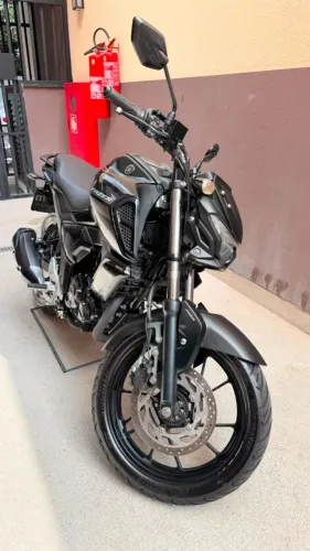 Fz 150cc Yamaha Preta 2024. Unico dono. Nota fiscal de compra na concessionária.