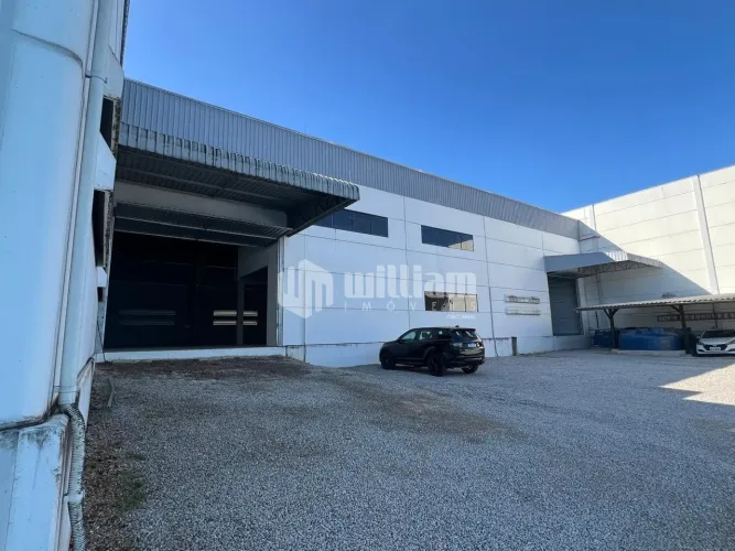 GALPÃO COM 650M² PARA LOCAÇÃO NO BAIRRO LIMOEIRO - BRUSQUE