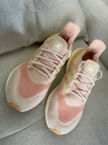 Tênis feminino Adidas ultraboost 21