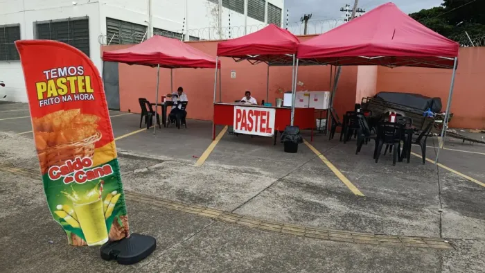 Vendo Banca de pastel completa 