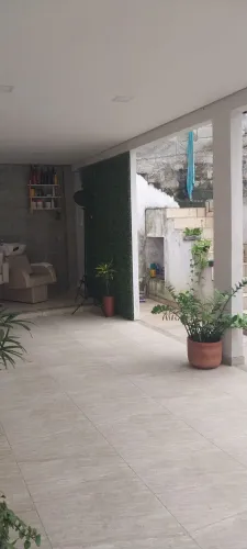Vendo ou alugo casa em Bangu