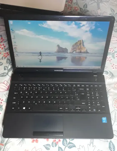 Notebook samsung np270e5k i3 5ª geração 4GB Bateria viciada ( Revisado )
