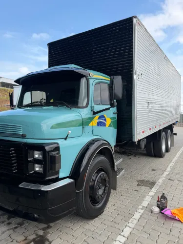 Caminhão mercedes 1313 truck baú