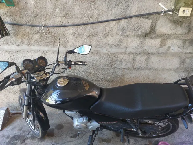 Vendo CG Titan 150 ES 2004