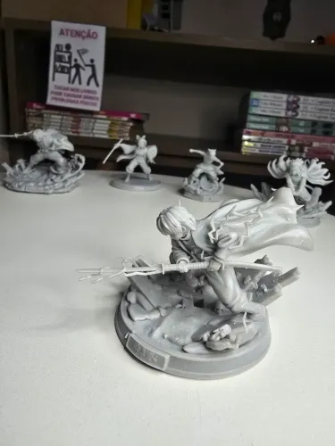 Miniatura de resina, Zenitsu (Demon Slayer)