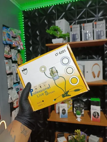 Suporte para celular com mini led. Ring light de mesa