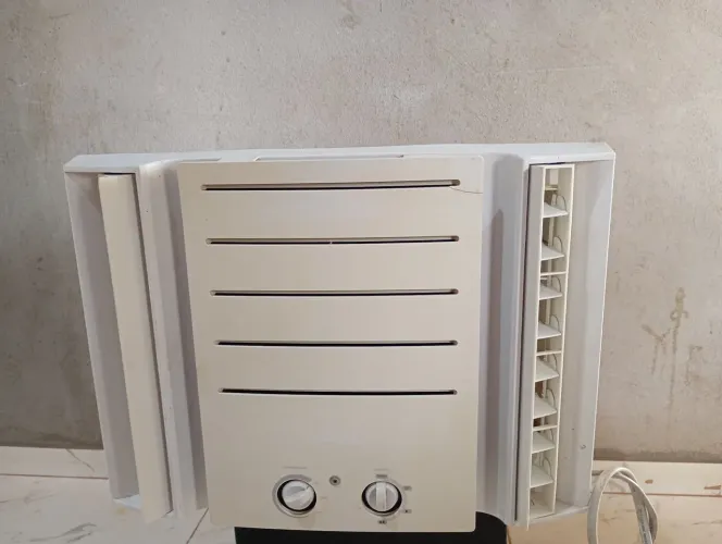 Ar condicionado Springer 10 mil BTUs energia 110 volts gelando ótimo r$450