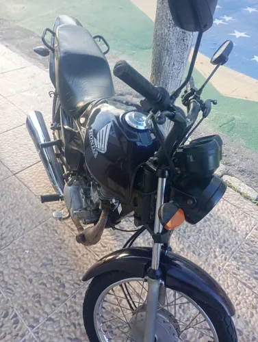 Moto bem conservada boa pra rodar 