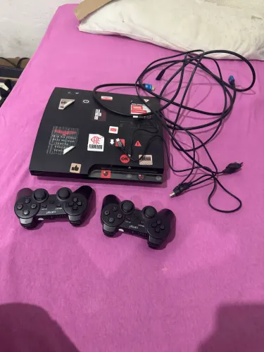 Vendo um ps3 desbloqueado duas manete cabo HDMI cabo de ligar