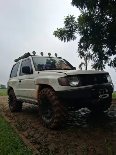 Mitsubishi Pajero GLS 3.0 V6 2P Mec. 1999