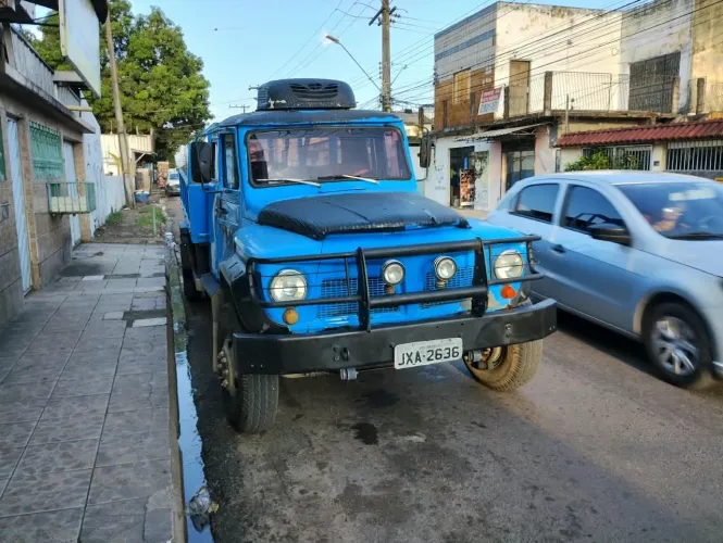 Ford F-75 4X2 2.6 V12 1972