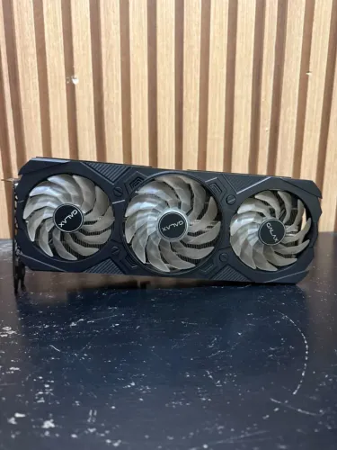 PLACA DE VÍDEO RTX 4070 SUPER GALAX TRIPLE FAN - ALTO DESEMPENHO