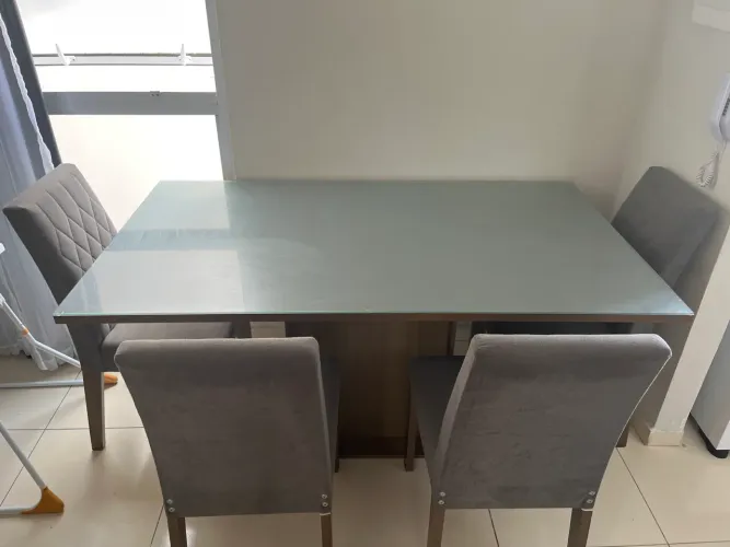 Mesa 4 cadeiras