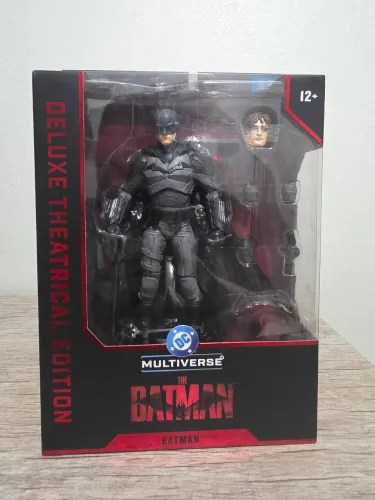 Action Figure Batman (The Batman 2022) Deluxe Theatrical Edition