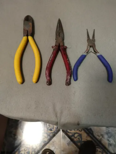 Kit com 3 Alicates Diversos