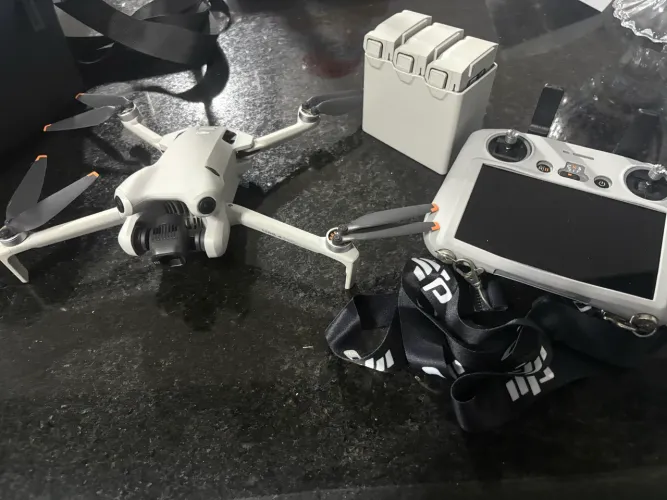 Dji drone mini 4 pro RC2 Fly more