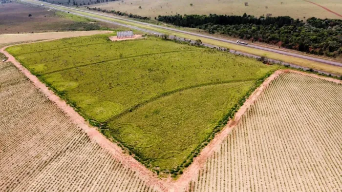 Área para Venda em Águas de Santa Bárbara, Centro