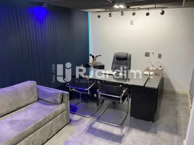 Sala Comercial à venda, 95m² na Barra da Tijuca RJ