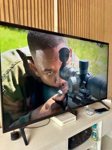 Duas Smart TVs 4K Gigantes! LG 60? e Samsung 50