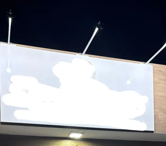 Placa em acm branco