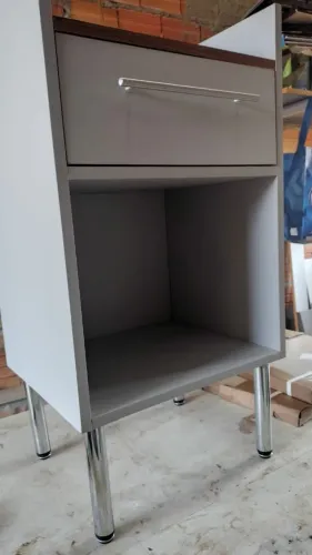 Mesa de cabeceira de cama