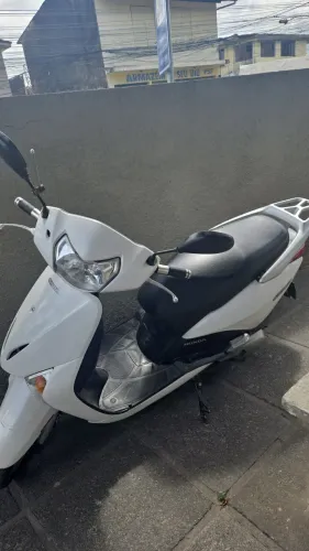 Vendo moto Honda Led $8.000 